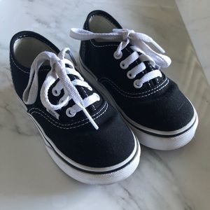 Black & White Kids Vans 🖤